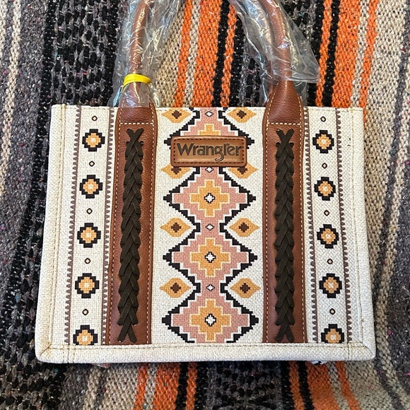 Wrangler Handbags - NWT..Wrangler Southwestern Crossbody Small Tote Bag/Strap